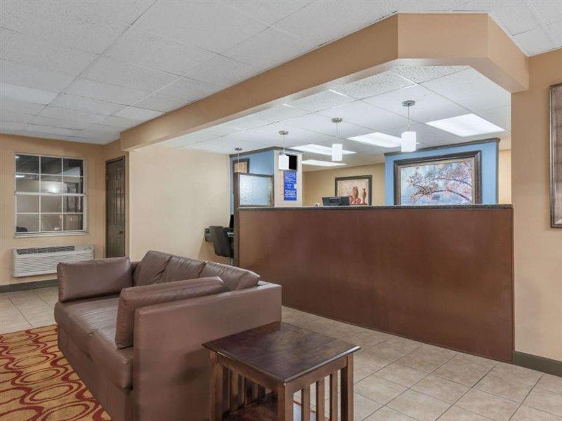 Days Inn By Wyndham Perryville Exterior photo