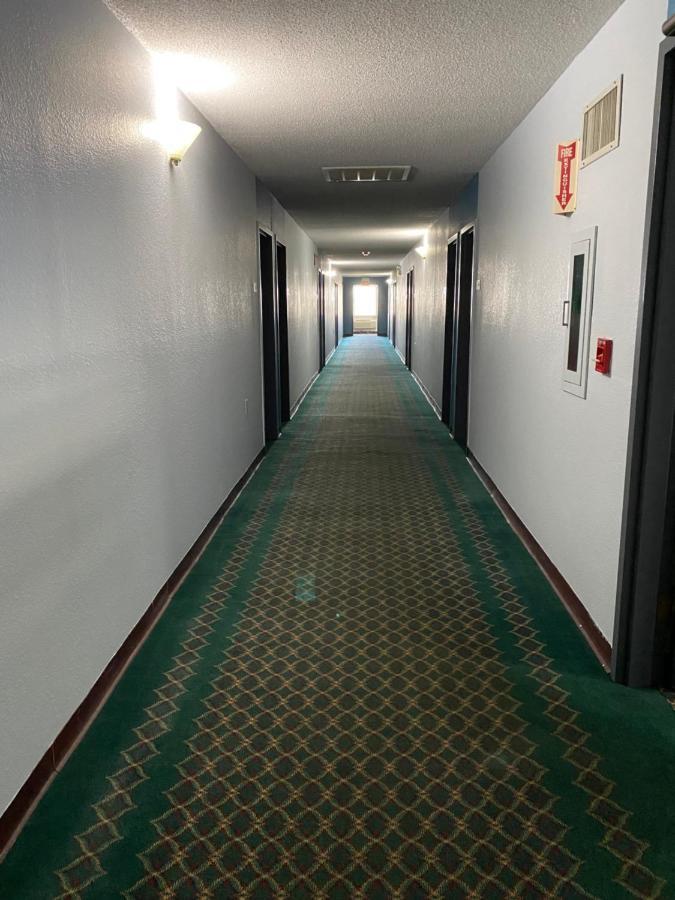 Days Inn By Wyndham Perryville Exterior photo