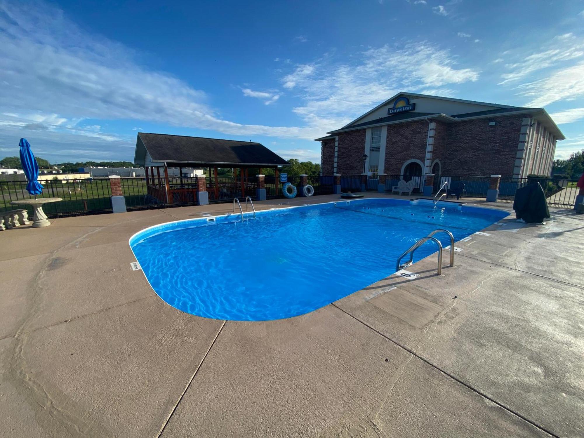 Days Inn By Wyndham Perryville Exterior photo